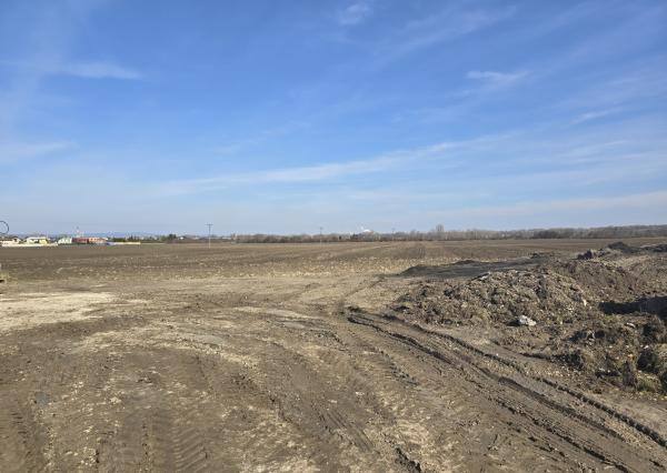 Na predaj: pozemok 4744 m2 , Bratislava - Jarovce