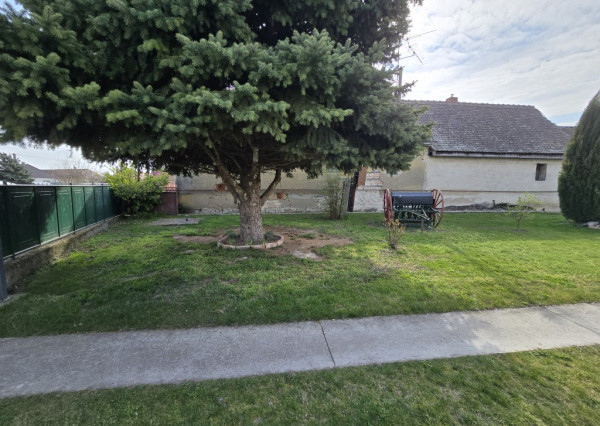 Na predaj: Rodinný dom na pozemku 1803 m², obec Baka