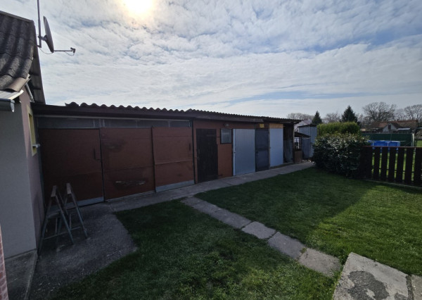 Na predaj: Rodinný dom na pozemku 1803 m², obec Baka