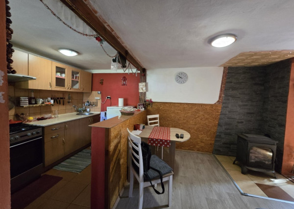 Na predaj: Rodinný dom na pozemku 1803 m², obec Baka