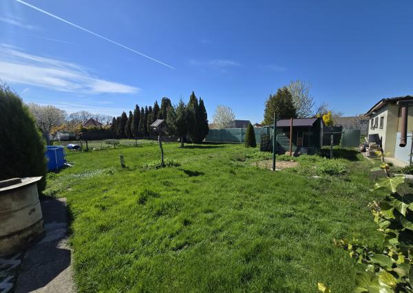 Na predaj: Rodinný dom na pozemku 1803 m², obec Baka