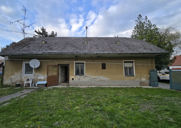 Na predaj: pozemok 2932 m², obec Veľká Paka, časť Čukárska Paka