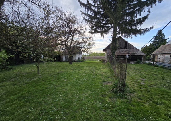 Na predaj: pozemok 2932 m², obec Veľká Paka, časť Čukárska Paka