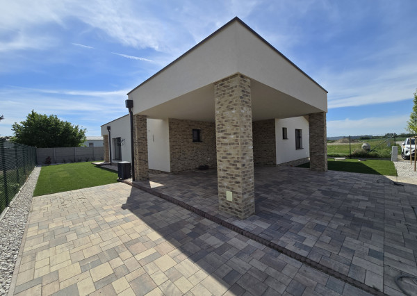 Na predaj: 4izbový rodinný dom kolaudovaný – Šamorín-Bučuháza,  stav štandard