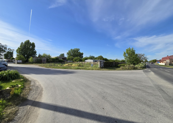 Na predaj: pozemok 1525 m2 , Horná Potôn