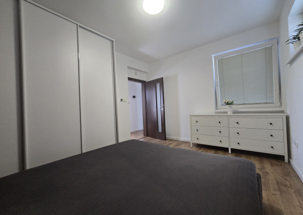 Na prenájom: Slnečný 3i kompletne zariadený byt 65 m2 s terasou, záhradkou a parkovaním – Jelka