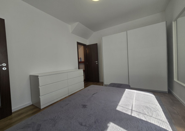 Na prenájom: Slnečný 3i kompletne zariadený byt 65 m2 s terasou, záhradkou a parkovaním – Jelka