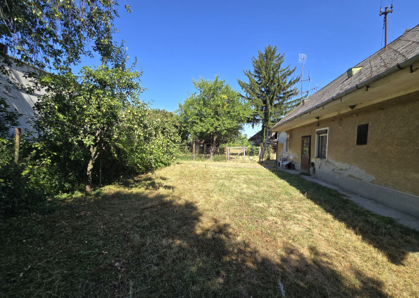 Na predaj: pozemok 2932 m², obec Veľká Paka, časť Čukárska Paka