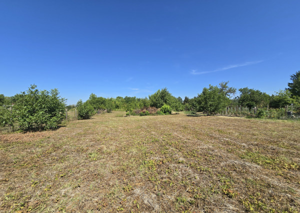 Na predaj: pozemok 2932 m², obec Veľká Paka, časť Čukárska Paka