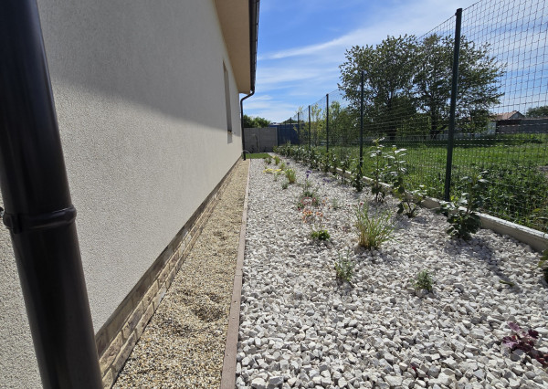 Na predaj: 4izbový rodinný dom kolaudovaný – Šamorín-Bučuháza,  stav štandard