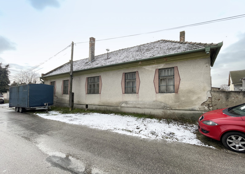 Na predaj rodinný dom na 2174 m² pozemku v obci Nový Život