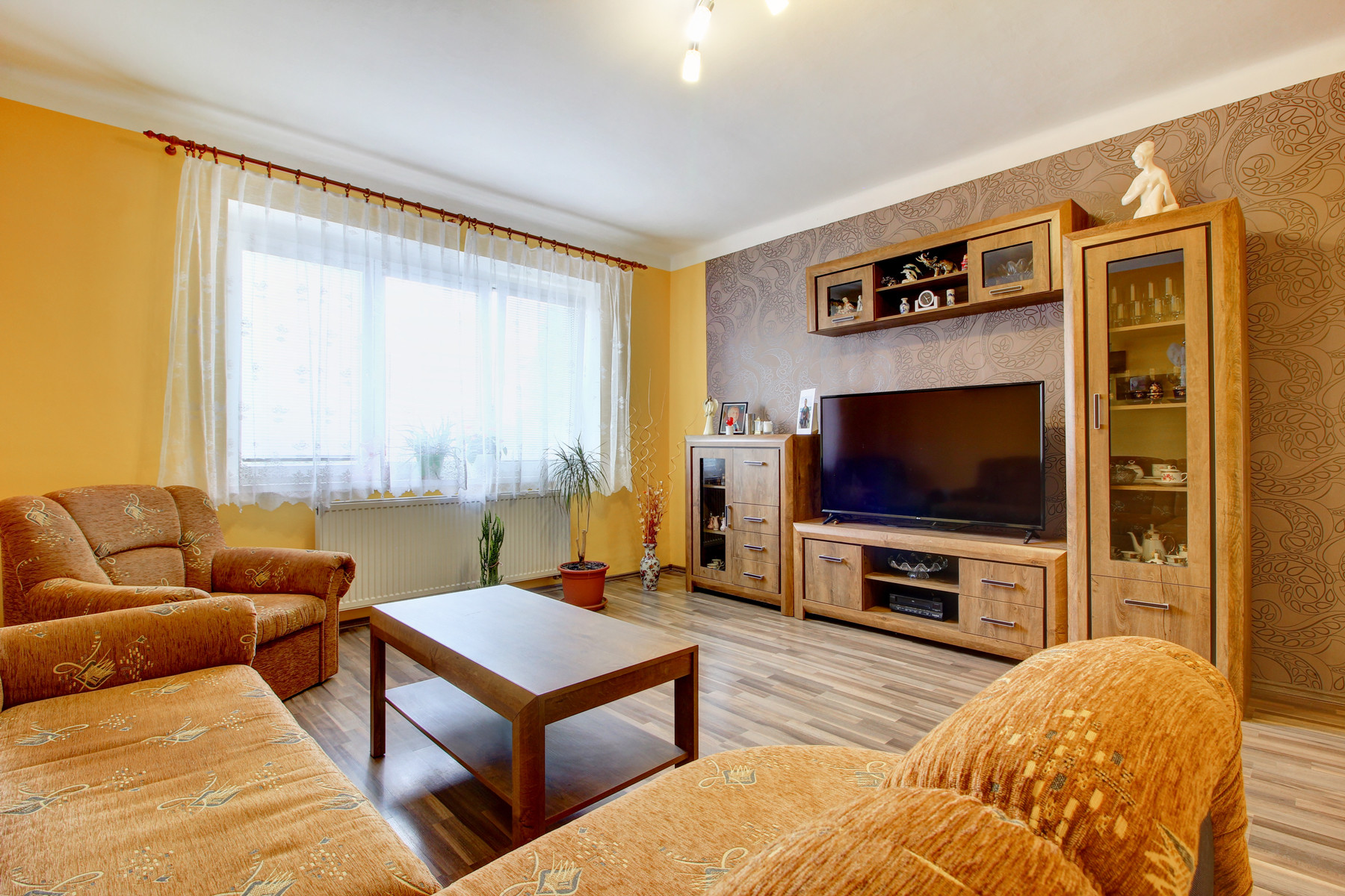 Na predaj: 2,5 izbový rodinný dom s , obec Šamorín-Šámot