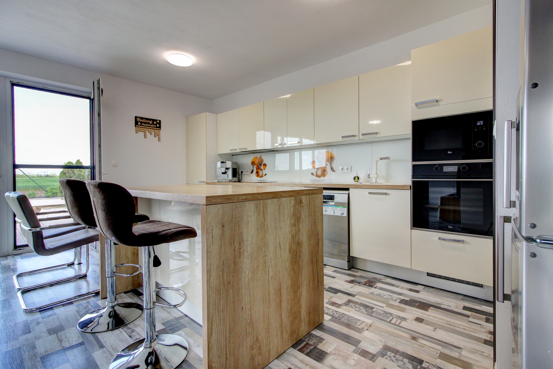 Na prenájom 4izbový rodinný dom Hamuliakovo