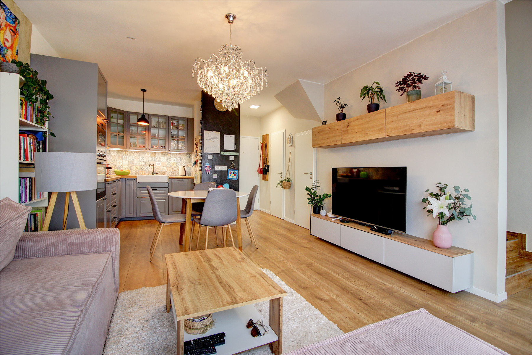 3i mezanín  so záhradou a parkovaním,  Bratislava - Čuňovo