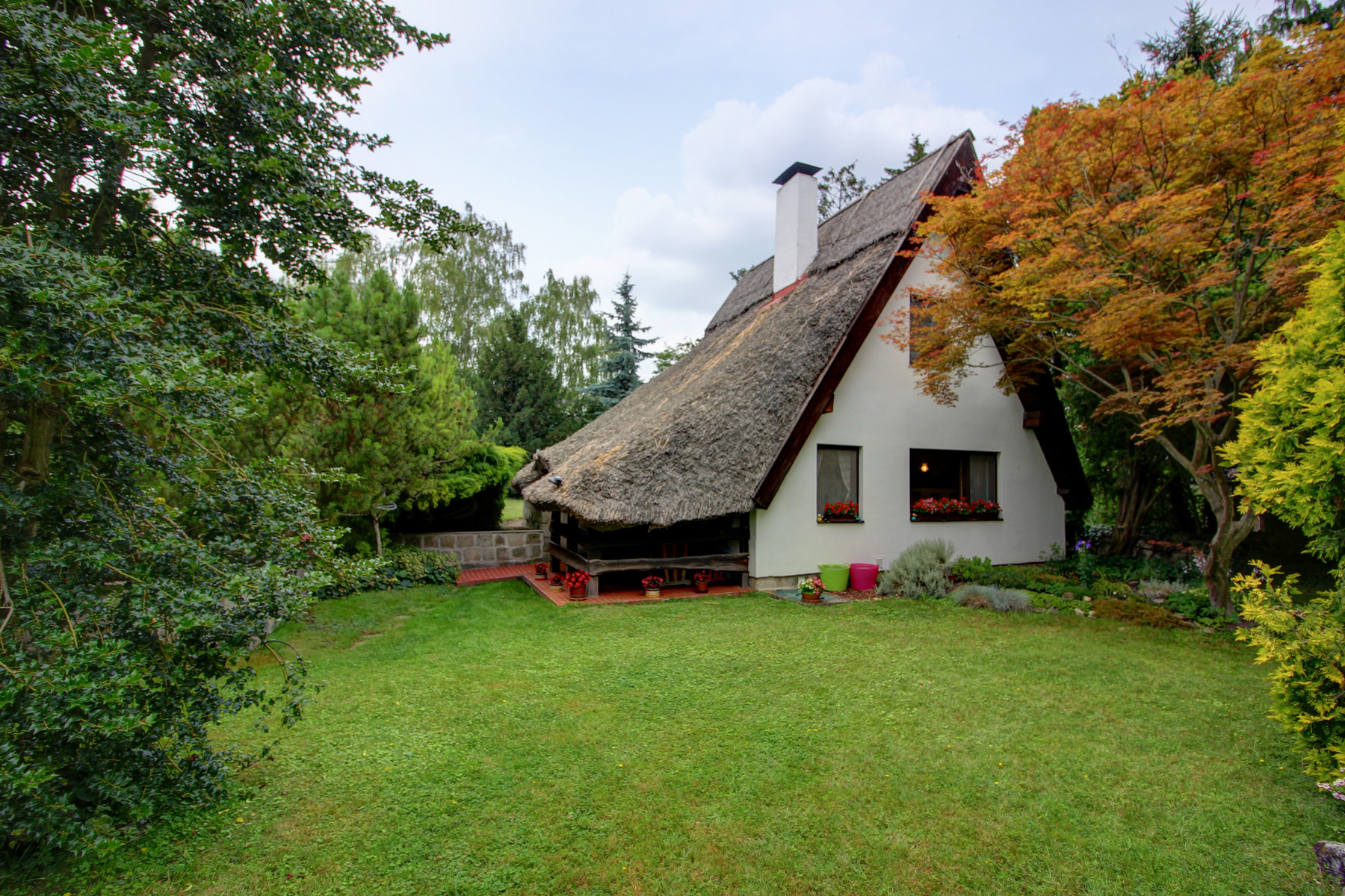 Na predaj chata s vlastným jazerom na 1208 m² pozemku v Trstenej na Ostrove