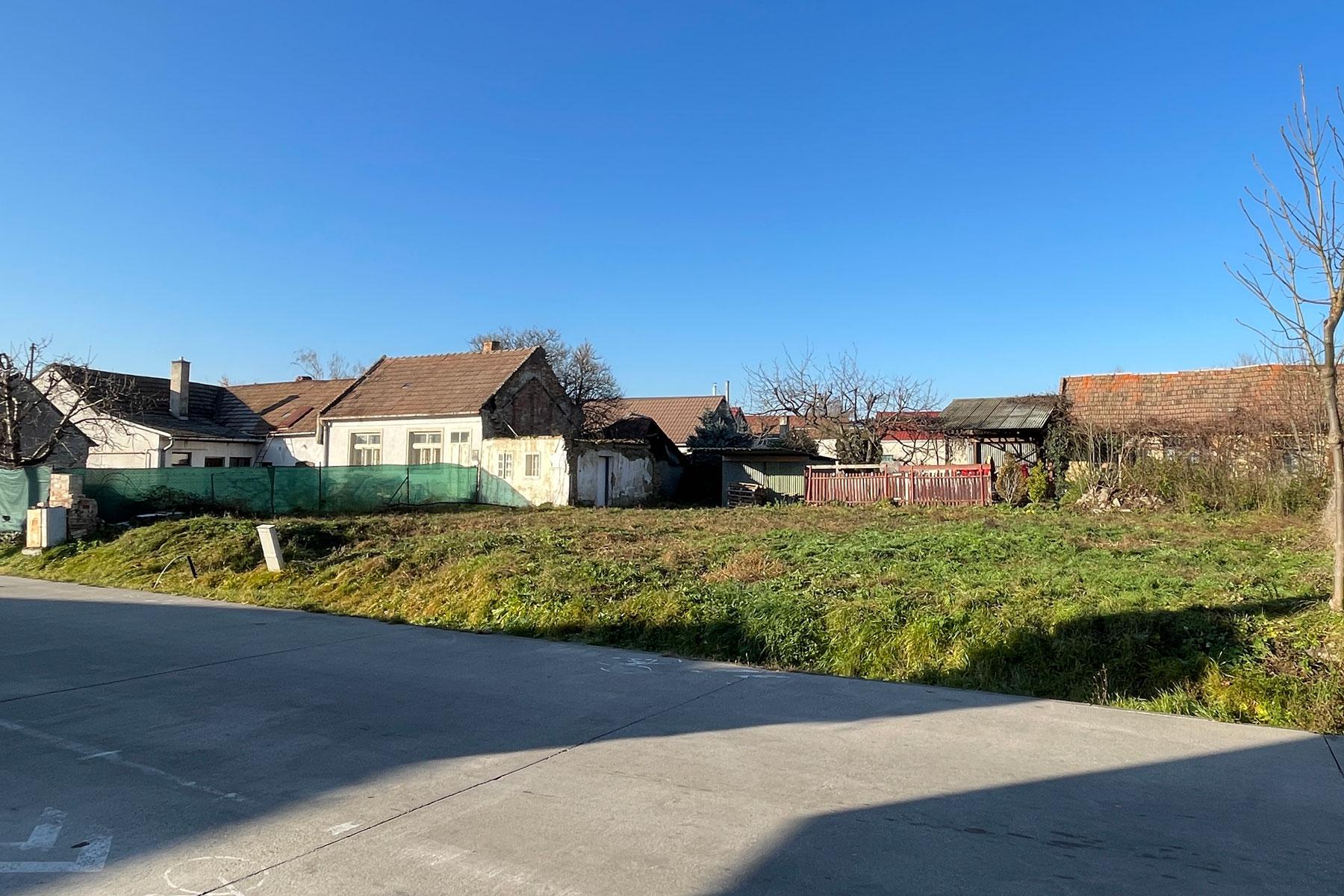 REZERVOVANÉ Na predaj: pozemok 551 m² , Slovenský Grob, okr. Pezinok