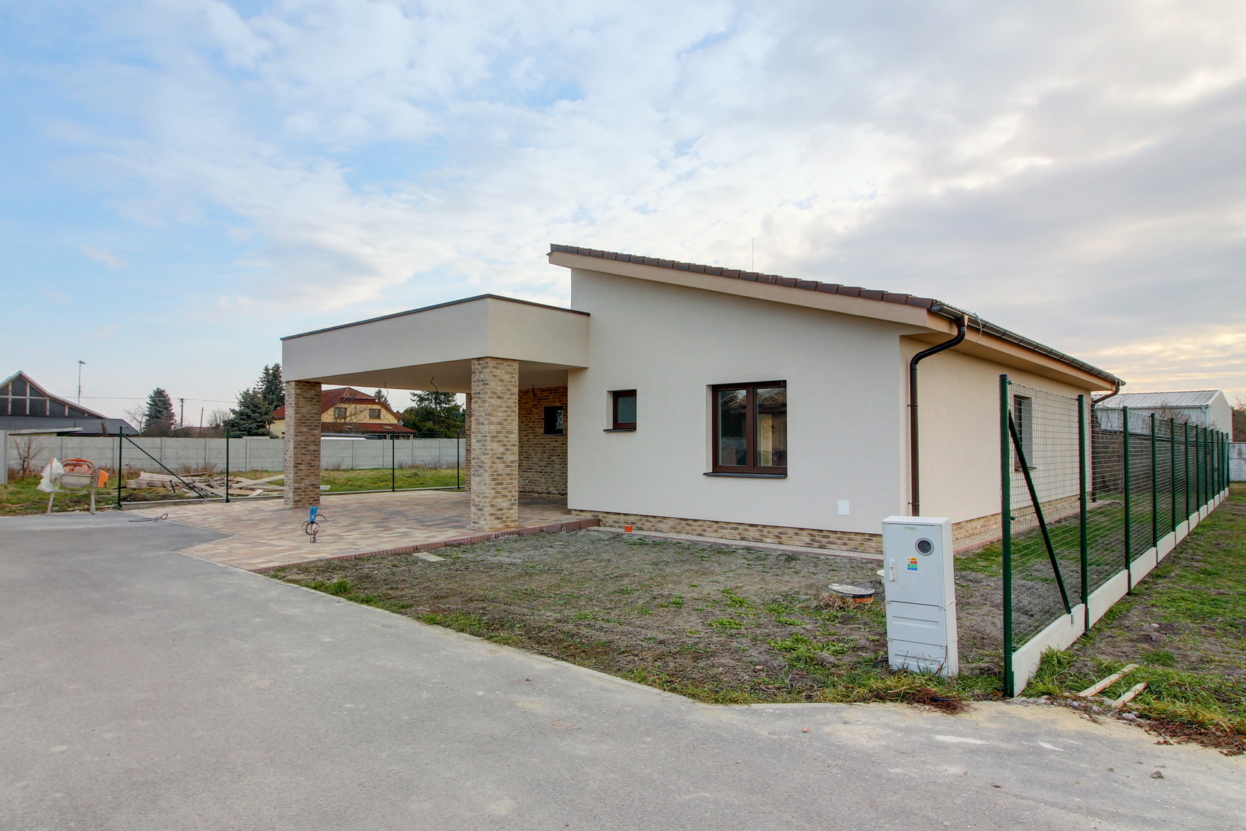 Na predaj: 4izbový rodinný dom kolaudovaný – Šamorín-Bučuháza,  stav štandard