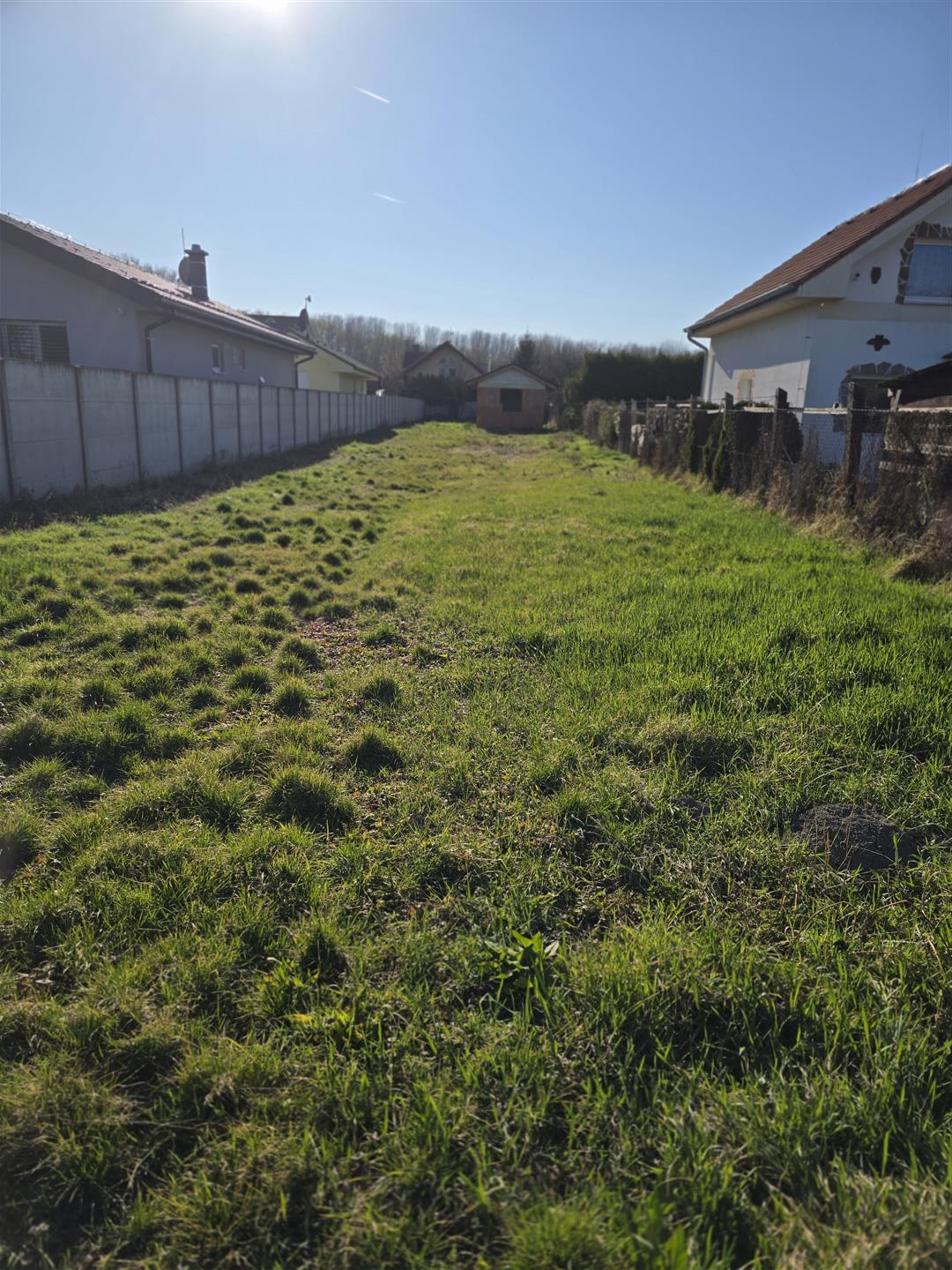 Na predaj pozemok 901 m2, Vojka na d Dunajom