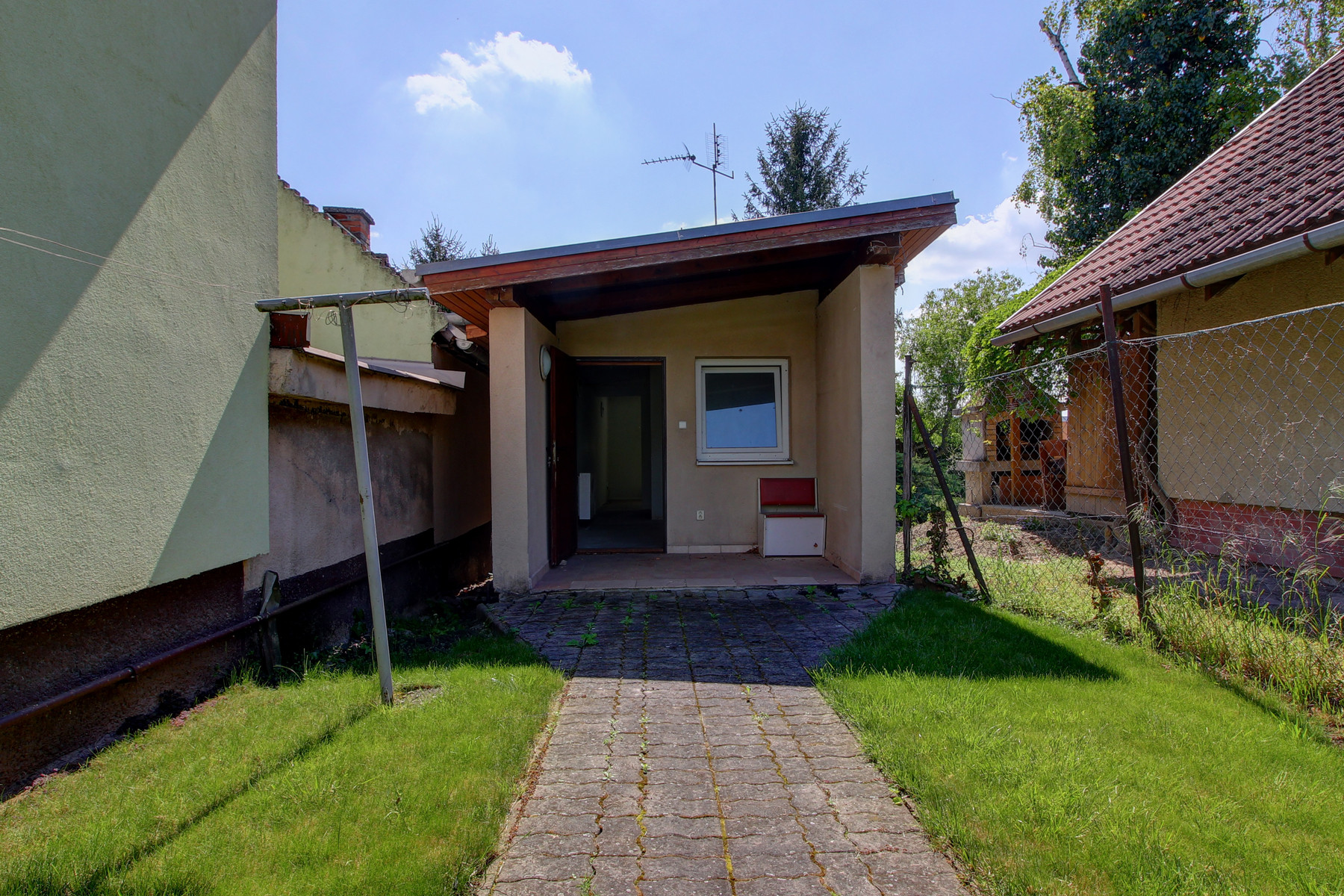 Na predaj 1- izbový záhradný dom TINY HOUSE v Eliášovciach na 126 m² pozemku
