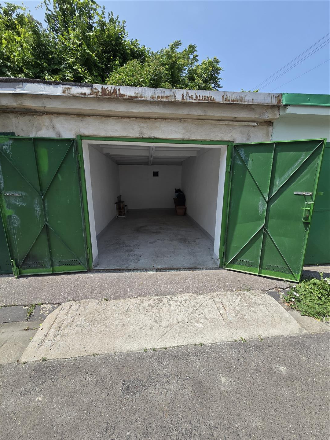 Na predaj: Garáž 20 m², Gusevova ulica ,  BA-Ružinov