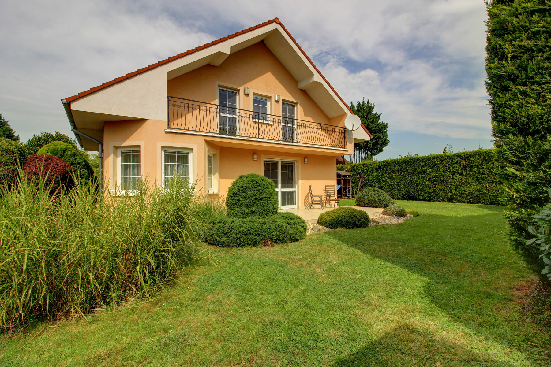 NOVINKA - 5i RD s UP 214m², pozemok 625m² Hamuliakovo