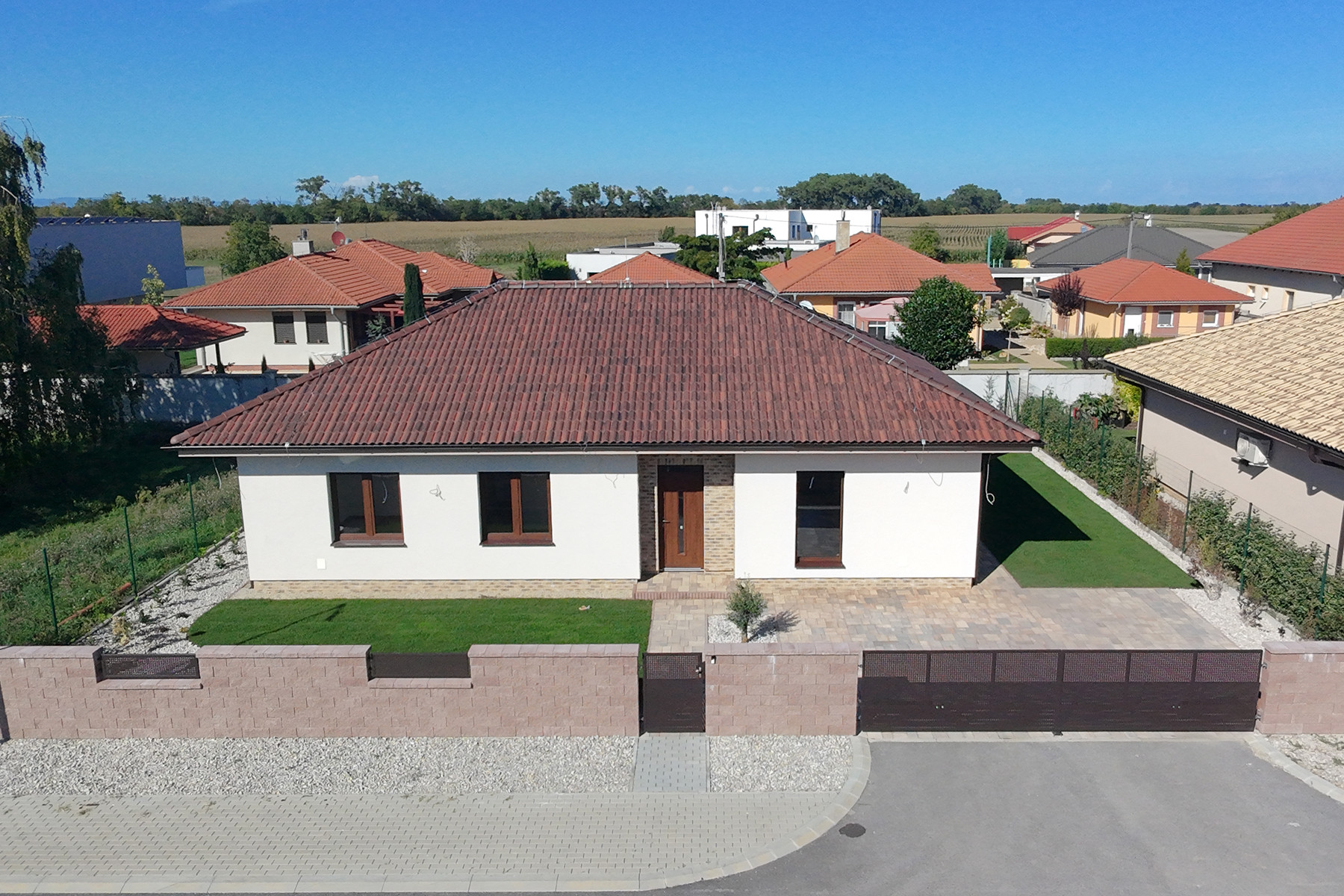 Na predaj: 4izbový rodinný dom – Šamorín-Bučuháza,  stav nadštandard