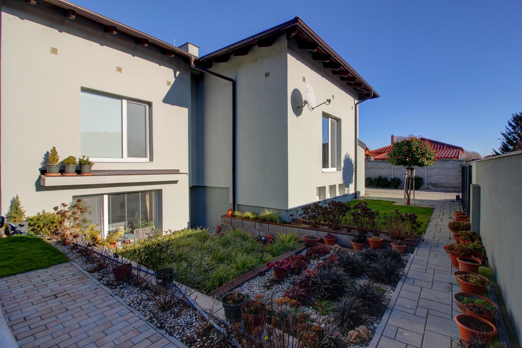 Na predaj kompletne zrekonštruovaný dvojgeneračný rodinný dom v Čilistove