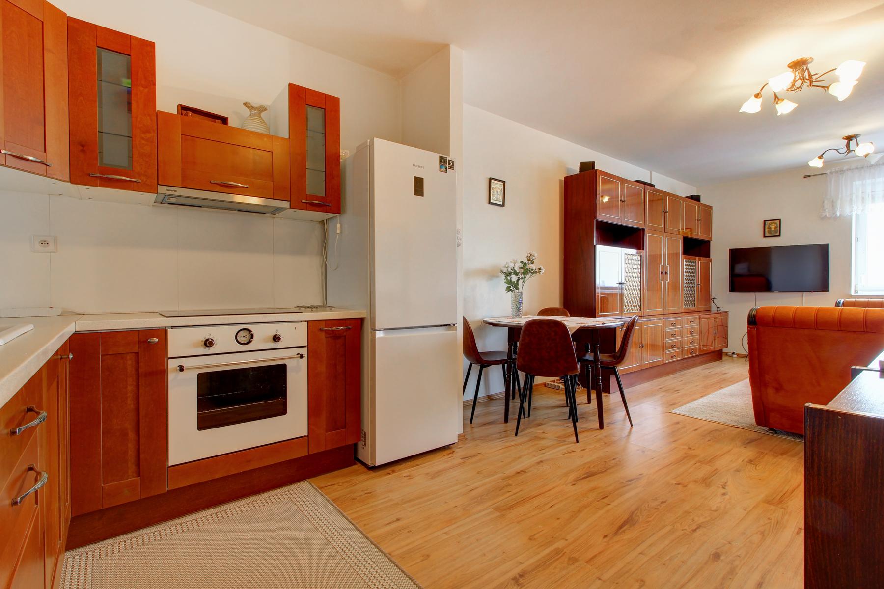 Na prenájom 2i byt v Rovinke s parkovacím státím