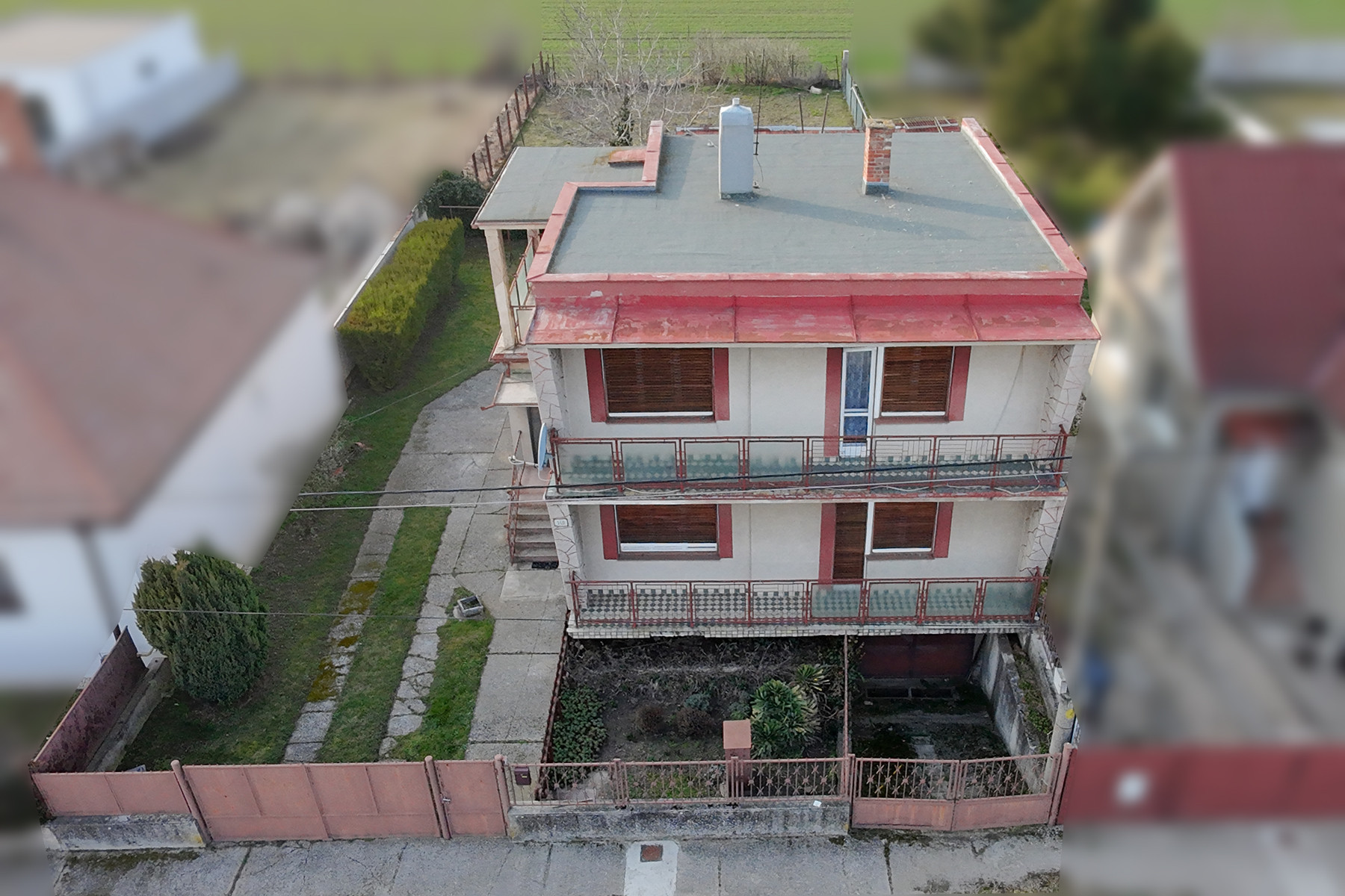 Na predaj: 4izbový rodinný dom s garážou , pozemok 800 m² - Čakany