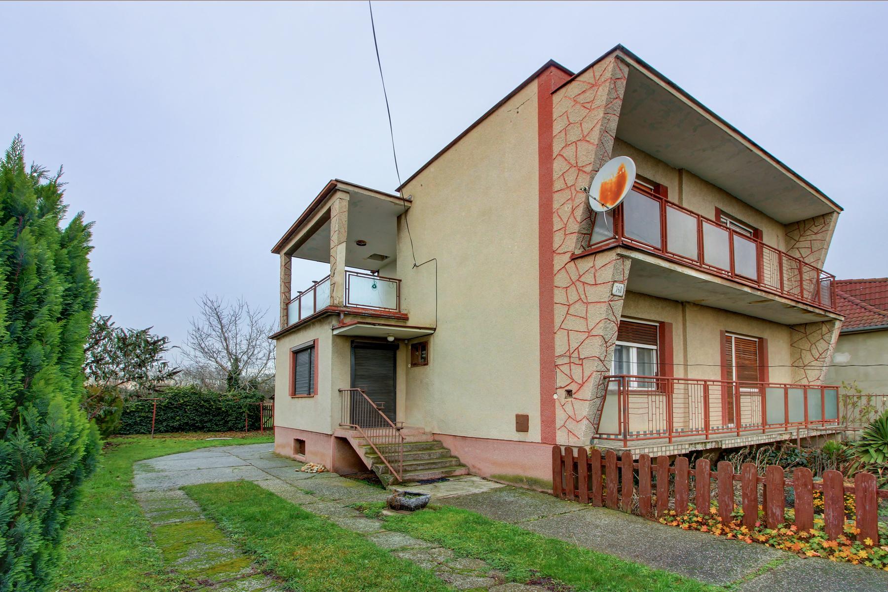 Na predaj: 4izbový rodinný dom s garážou , pozemok 800 m² - Čakany