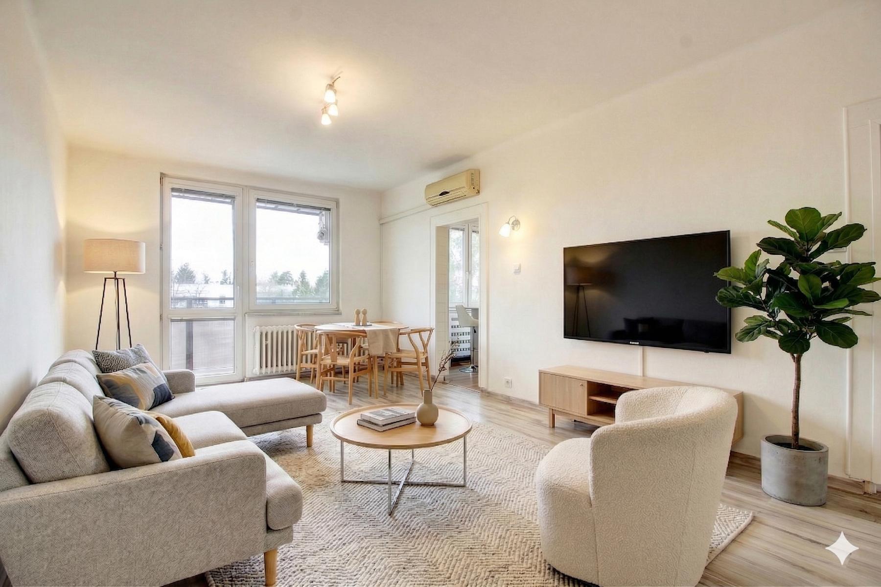 Na predaj 3 izbový, zrekonštruovaný byt v Komárne, ulica Damjanichova