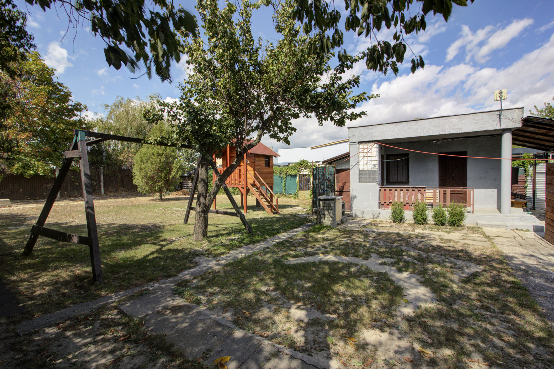 NA PREDAJ ZÁHRADNÁ CHATA S KOMPLETNÝM ZÁZEMÍM A POZEMKOM (550 m²) | BA II - PODUNAJSKÉ BISKUPICE