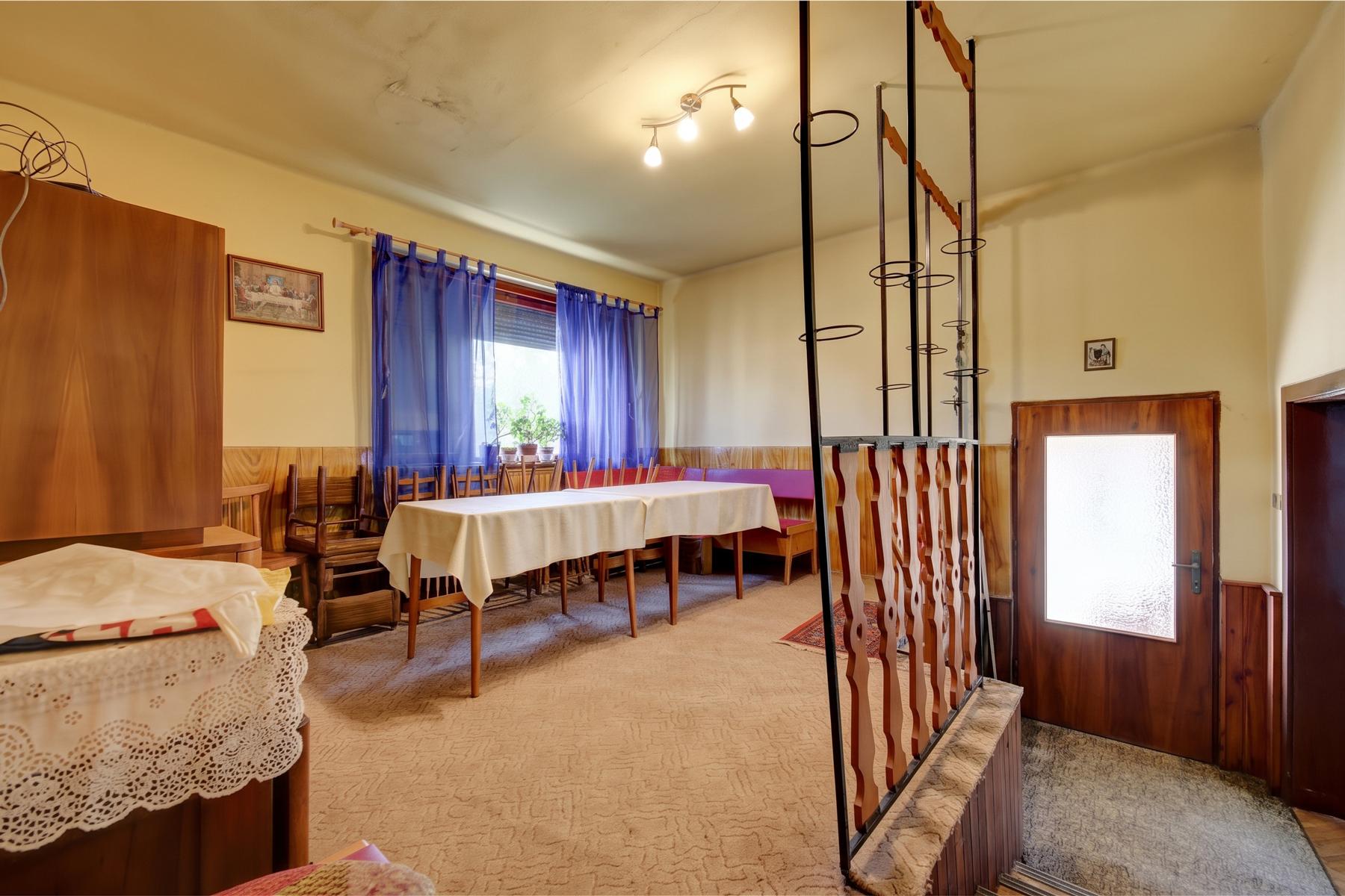 Na predaj rodinný dom na pozemku 904 m² (šírka 24 m) s kompletnými sieťami – Hrubý Šúr