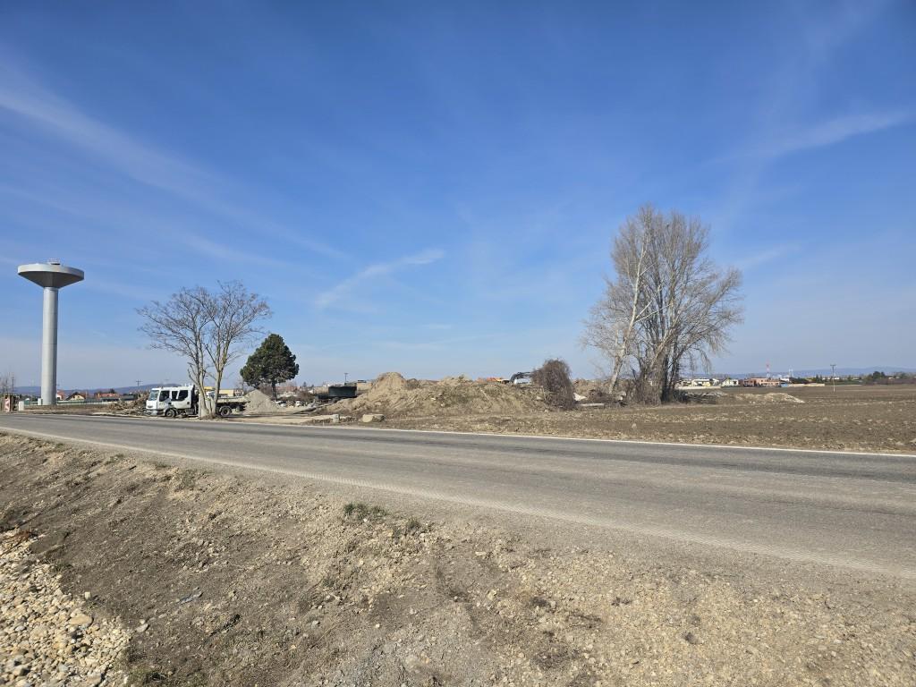 Na predaj: pozemok 4744 m2 , Bratislava - Jarovce