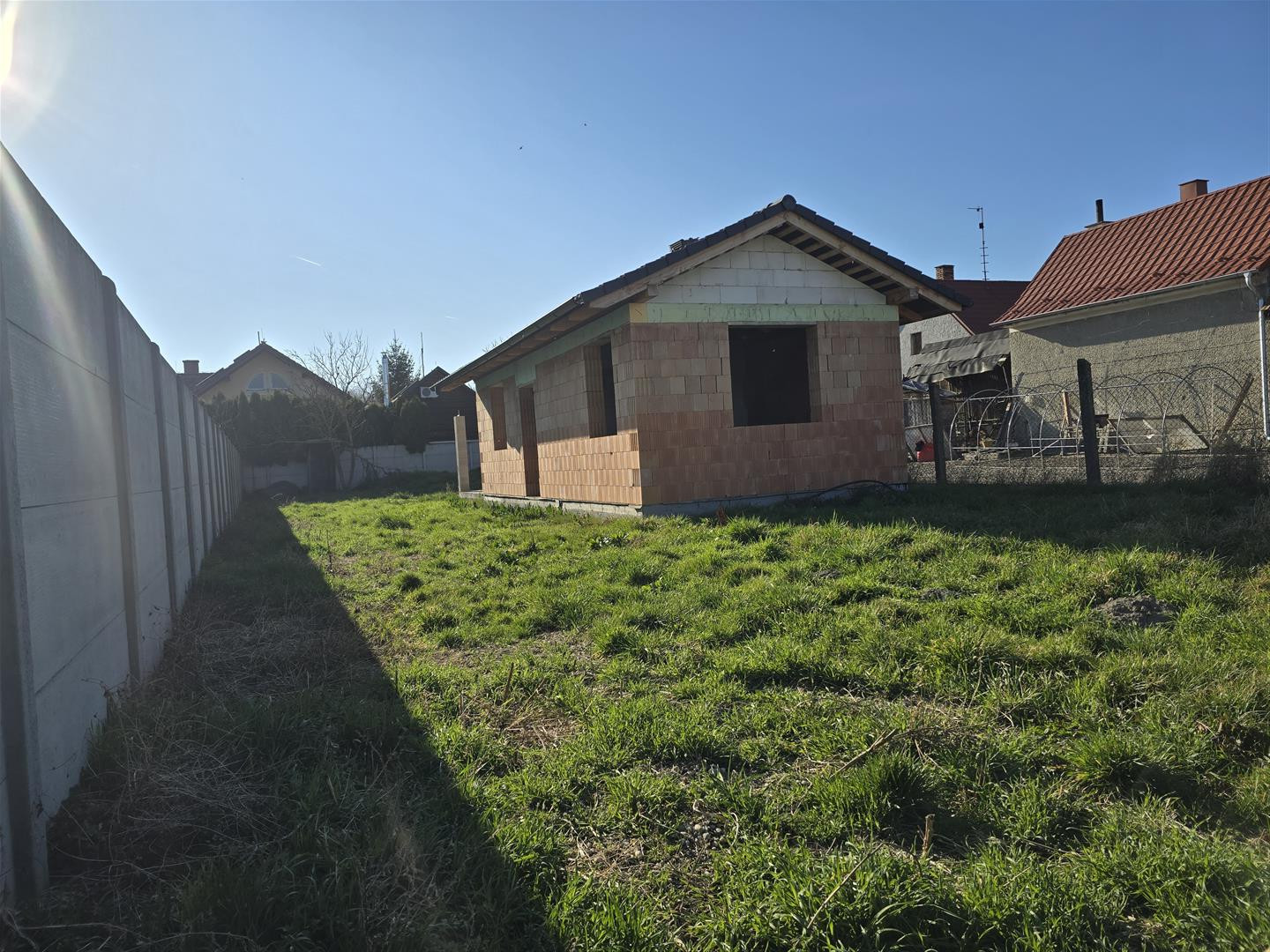 Na predaj pozemok 901 m2, Vojka na d Dunajom
